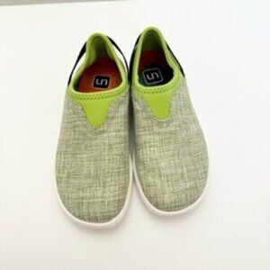 UIN Size 6.5 Green Verona 1 Super Lightweight Shoes Like new